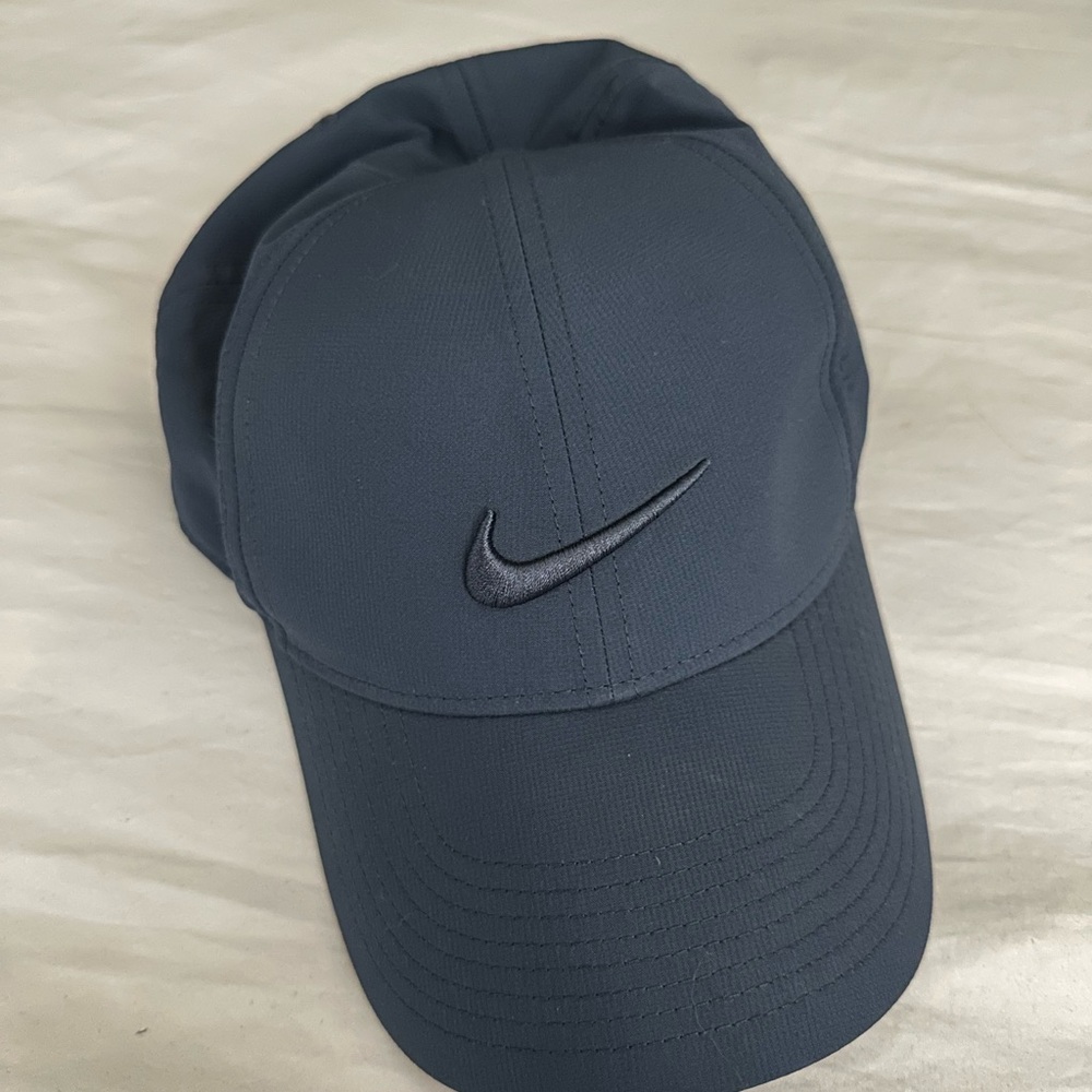 Nike Women's Dark Blue Cap